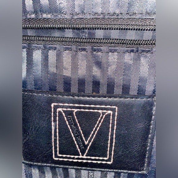 Victoria's Secret Brown Snake Print Shoulder Bag with Gold Chain - Picture 11 of 16